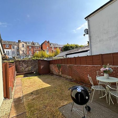 Stylish 3Br Cowes Cottage Close To The Waterfront Exterior photo