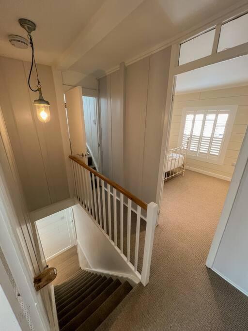 Stylish 3Br Cowes Cottage Close To The Waterfront Exterior photo