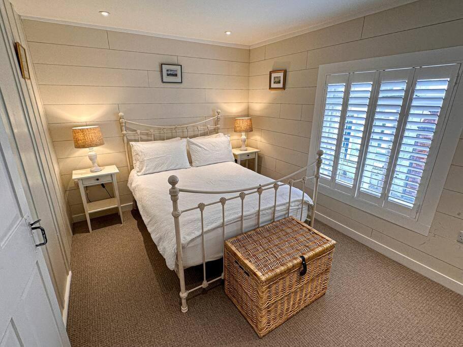 Stylish 3Br Cowes Cottage Close To The Waterfront Exterior photo