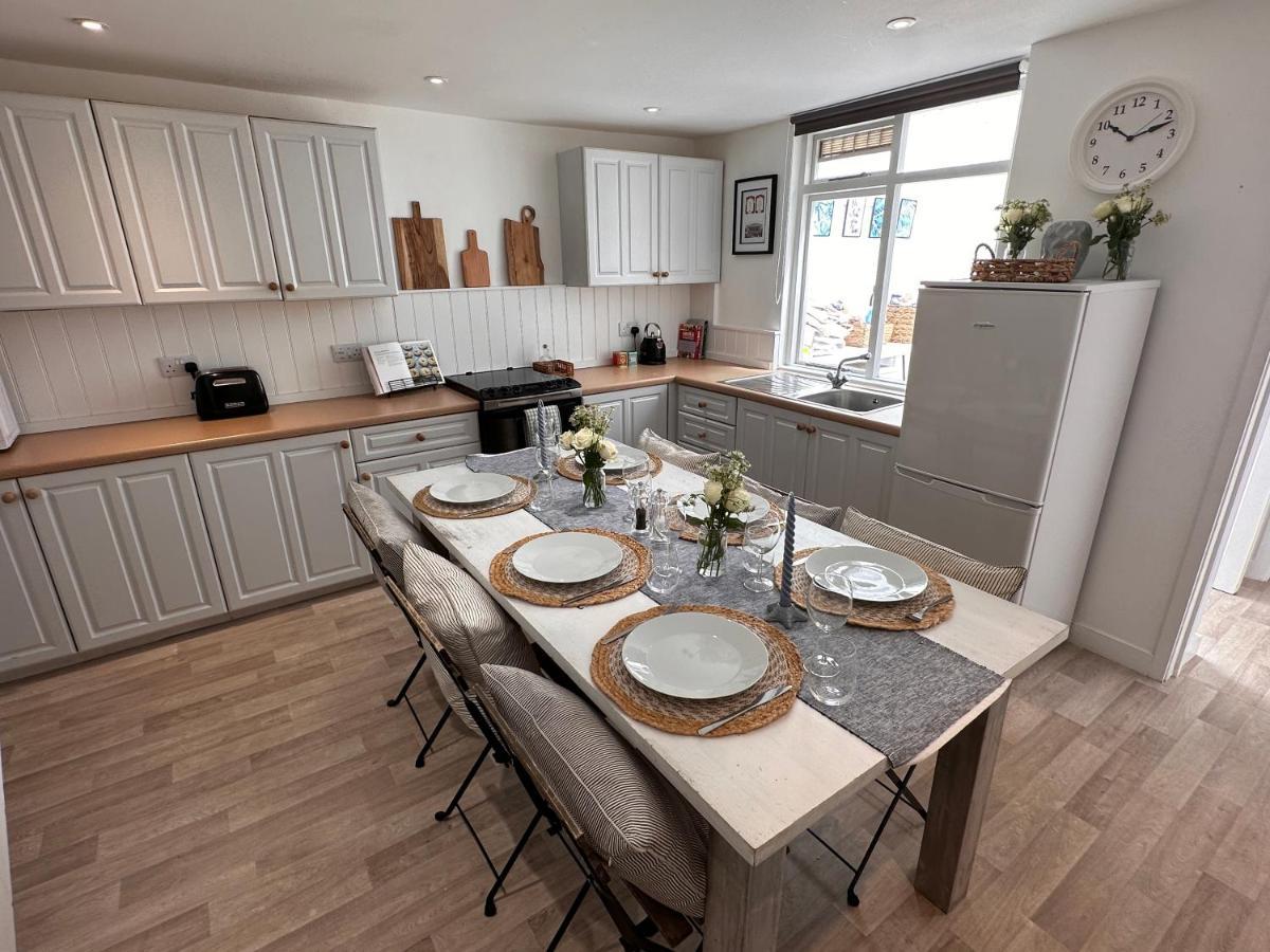 Stylish 3Br Cowes Cottage Close To The Waterfront Exterior photo