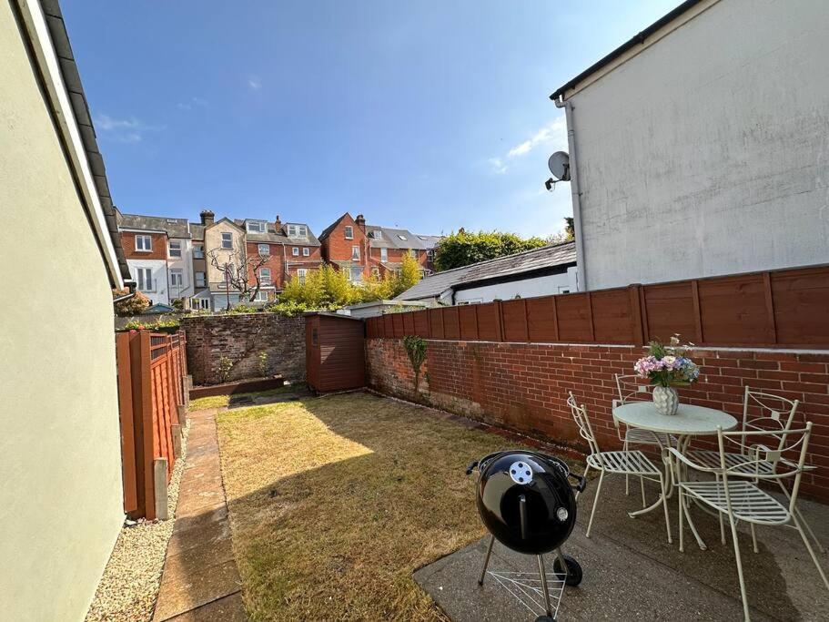 Stylish 3Br Cowes Cottage Close To The Waterfront Exterior photo